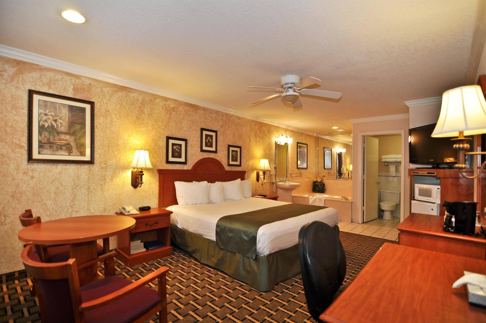 Best Western Pearland Inn Екстериор снимка